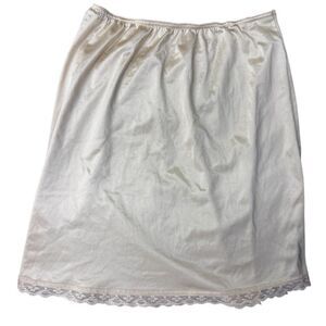 Vintage Warners Perfect Measure Half Slip Skirt Women's Sz S. Lace Trim Beige